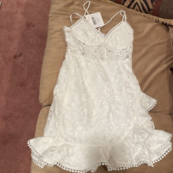 NWT selfie Leslie ruffle trim mini dress white size S - Picture 7 of 10